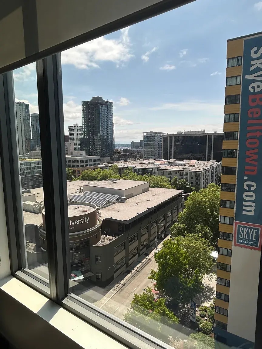 Building Photo - 2510 6th Ave