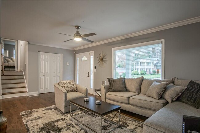 Building Photo - 2640 Casher Dr
