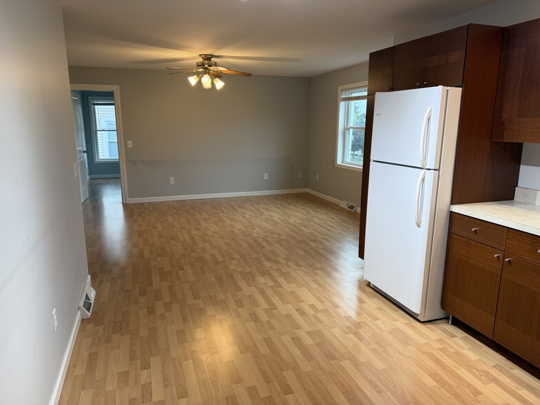 View toward Livingroom - 279 Saratoga Ave