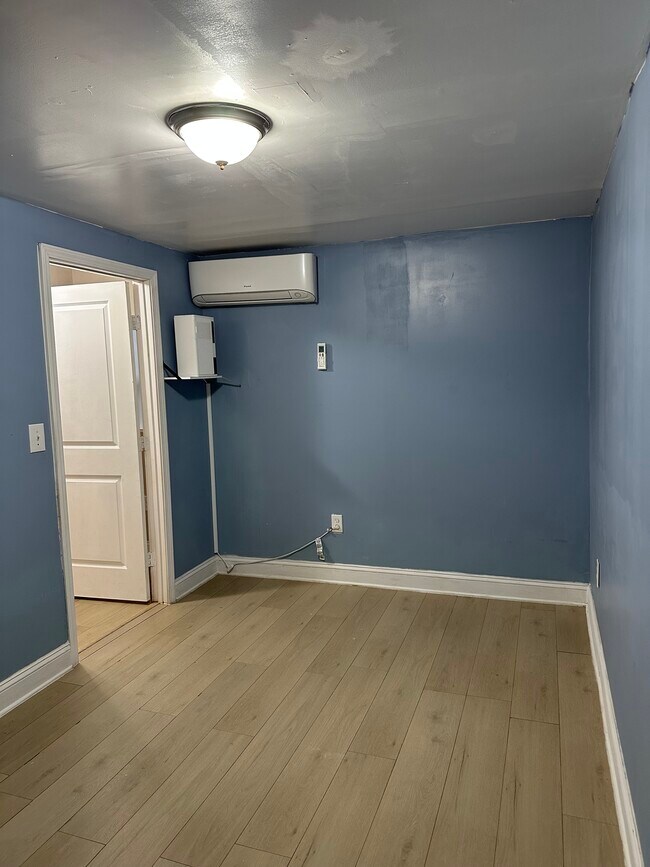 Bedroom area - 120 Chappell Rd SW