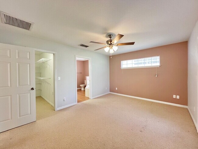 Building Photo - Beautiful 3 BD 2 BATH Home in Gated Community