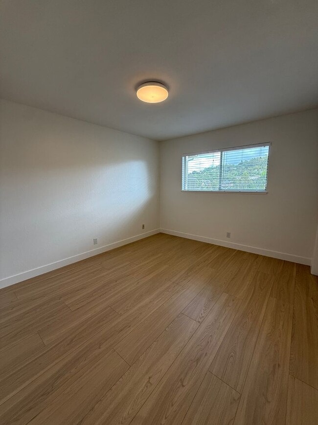 Building Photo - 55-57 Bayo Vista Way