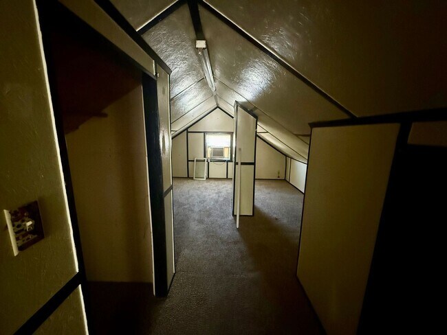 Building Photo - 915 S 4th Ave