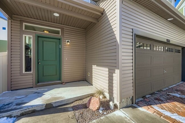 Building Photo - 9335 Arklow Wy