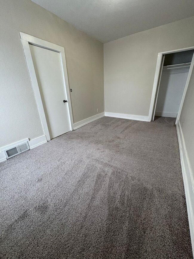 Building Photo - 2809 South Ave