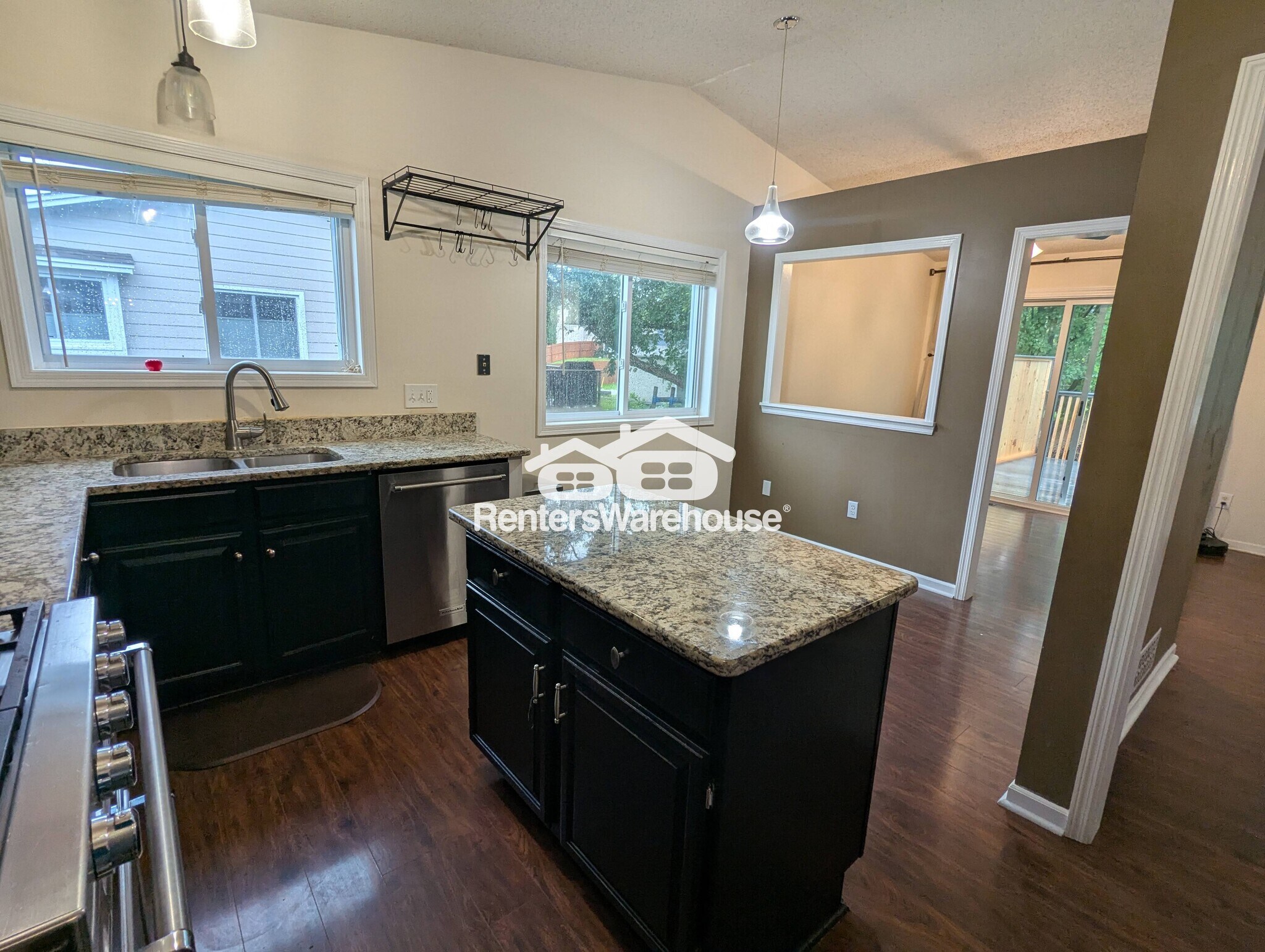 Building Photo - 1120 Westbury Cir