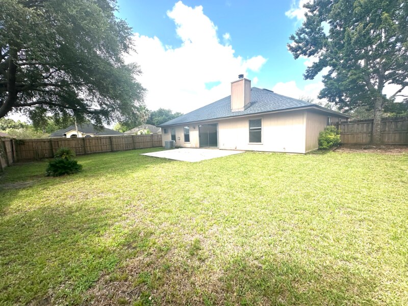 Building Photo - 345 Wildberry Ct