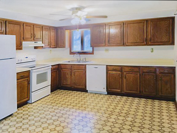 Lovely kitchen with newer Whirlpool appliances - 2169 Amy Dr