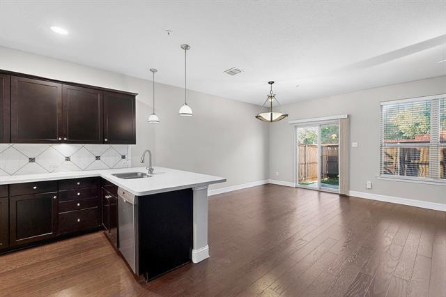 Building Photo - 2584 Jackson Dr