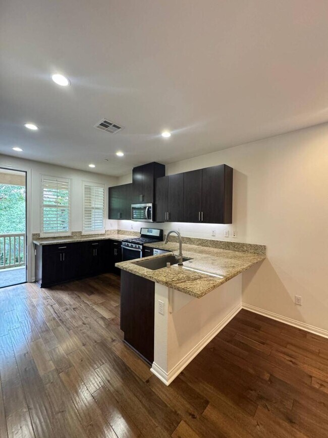 Building Photo - 2.0 bedroom in Azusa California 91702