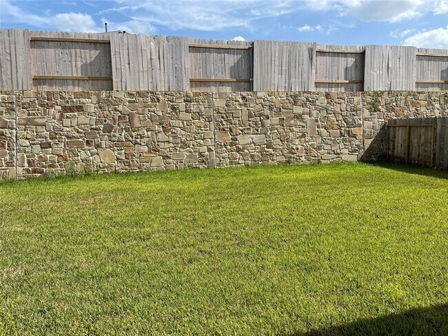 Building Photo - 13872 Rock Island Trl