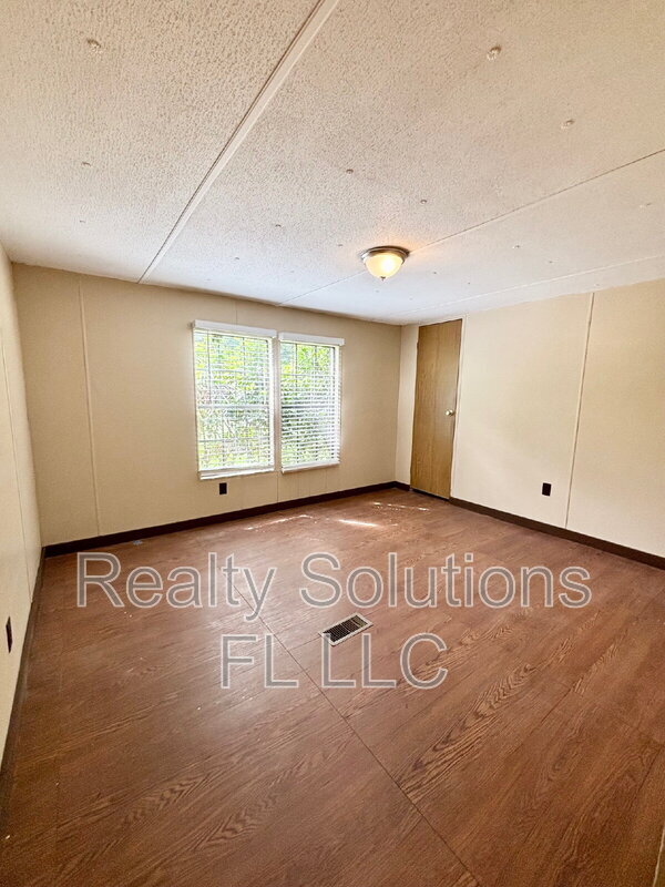 Building Photo - 15518 Lake Apopka Rd