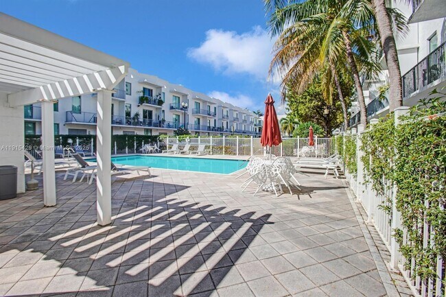 Building Photo - 2100 Van Buren St