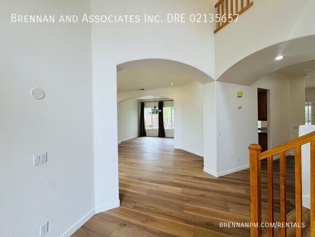 Building Photo - 835 Calle Lagasca