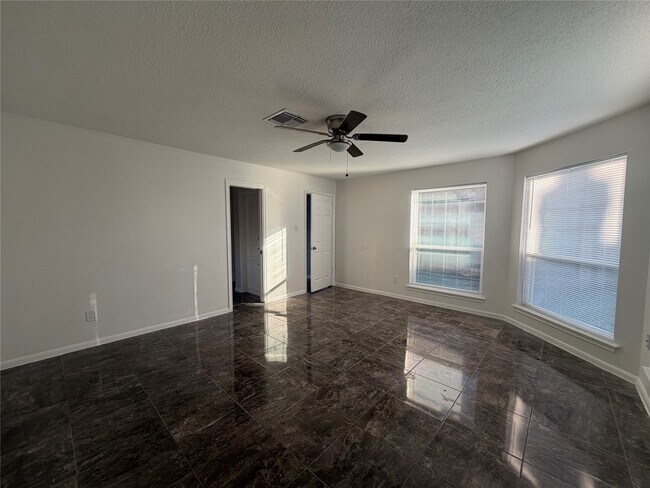 Building Photo - 15306 La Paloma Dr