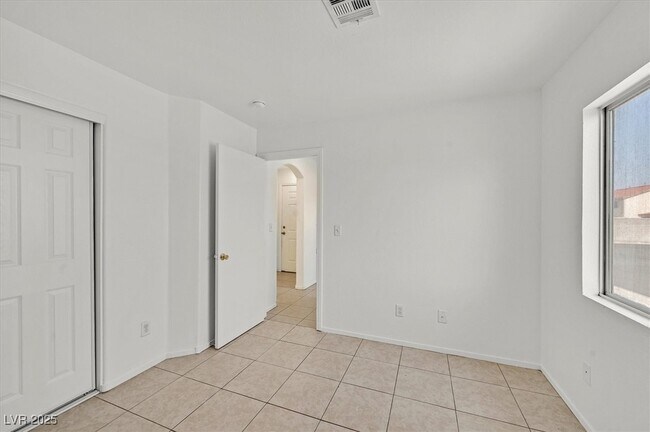 Building Photo - 4935 Stormy Ridge St