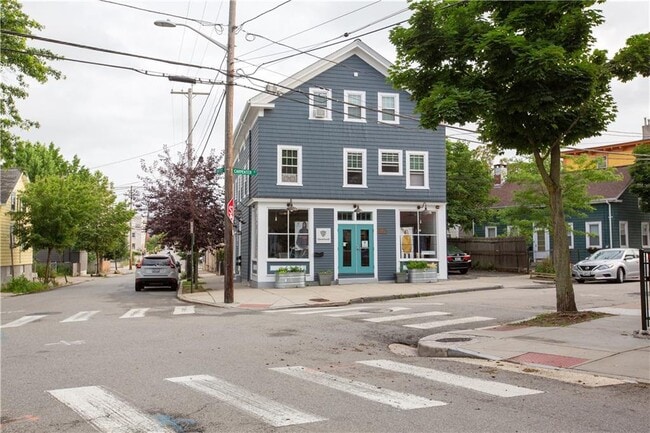 Building Photo - 186 Carpenter St
