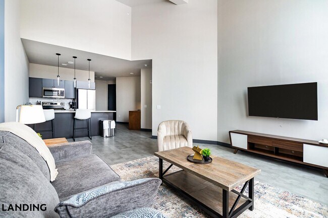 Building Photo - 55 Elm St