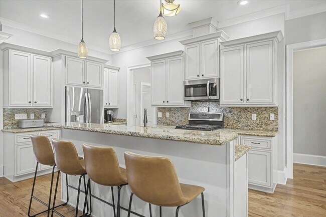 Building Photo - 7492 Sunny Mariana Ct