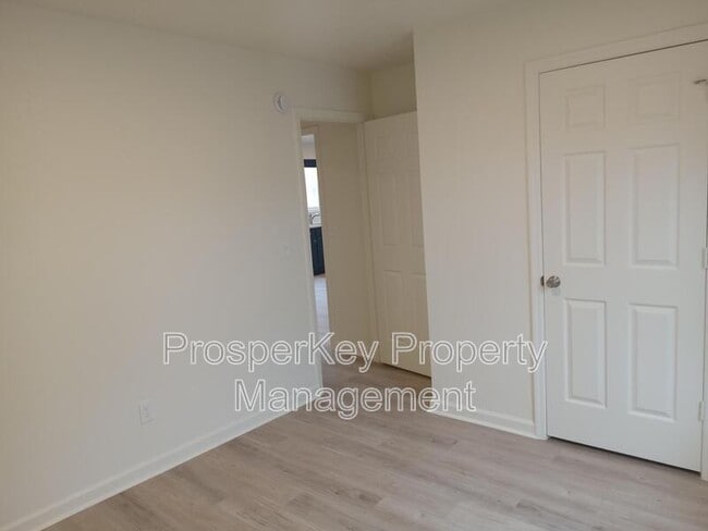 Building Photo - 9 Hidden Valley Ct