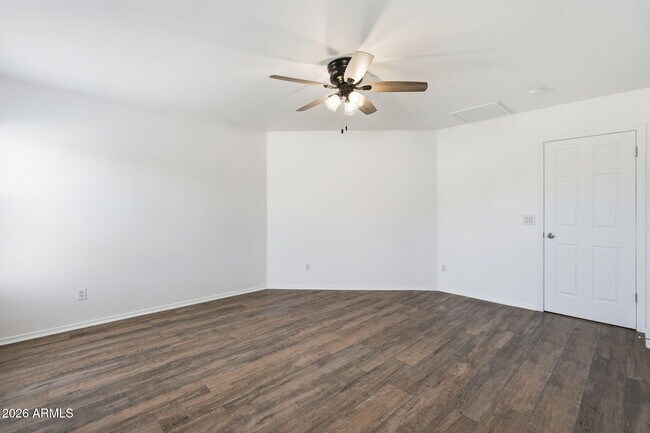 Building Photo - 45542 W Guilder Ave