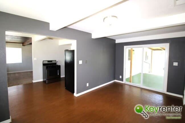 Building Photo - 419 Chaparral Way