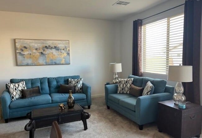 Building Photo - Beautiful one-story home in the golf course community of Mountain Falls