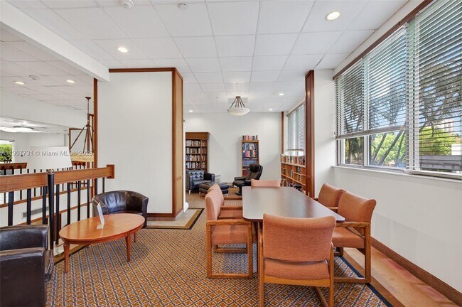 Building Photo - 2851 NE 183rd St