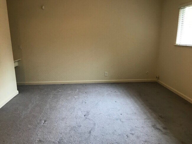 Building Photo - NEWHALL 2724-26