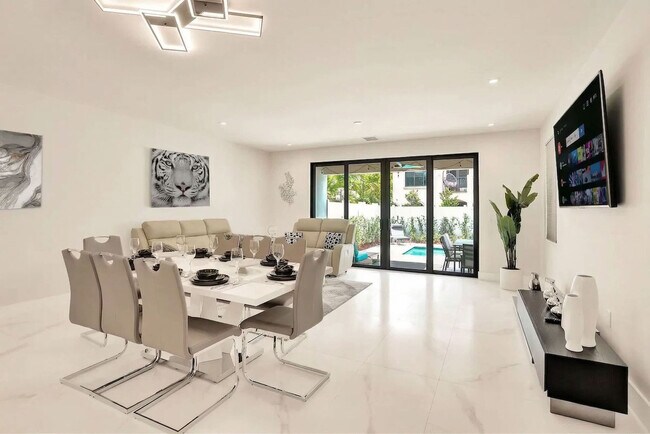 Building Photo - 1111 E Las Olas Blvd