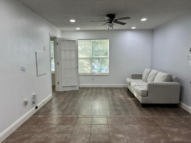 Building Photo - 5701 Gatlin Ave