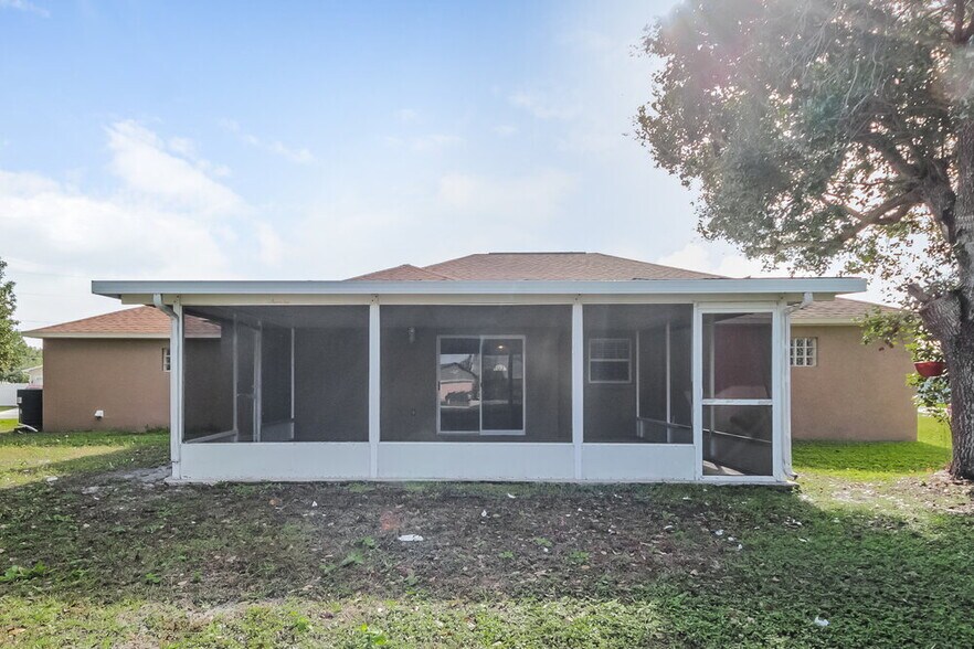 Building Photo - 850 Blanc Ct