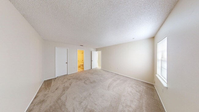 Building Photo - 3 BED/ 2 BATH HOME IN DELTONA!