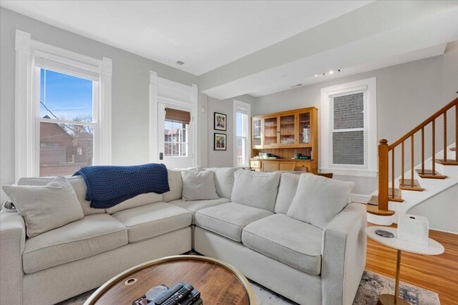 Building Photo - 1728 N Wood St