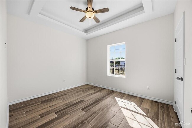 Building Photo - 14 Nominee St