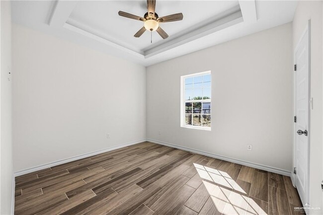 Building Photo - 18 Nominee St