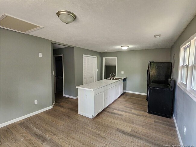 Building Photo - 5100 Malloy Cir