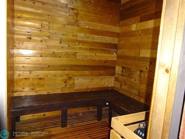 Building Photo - 3001 S Course Dr