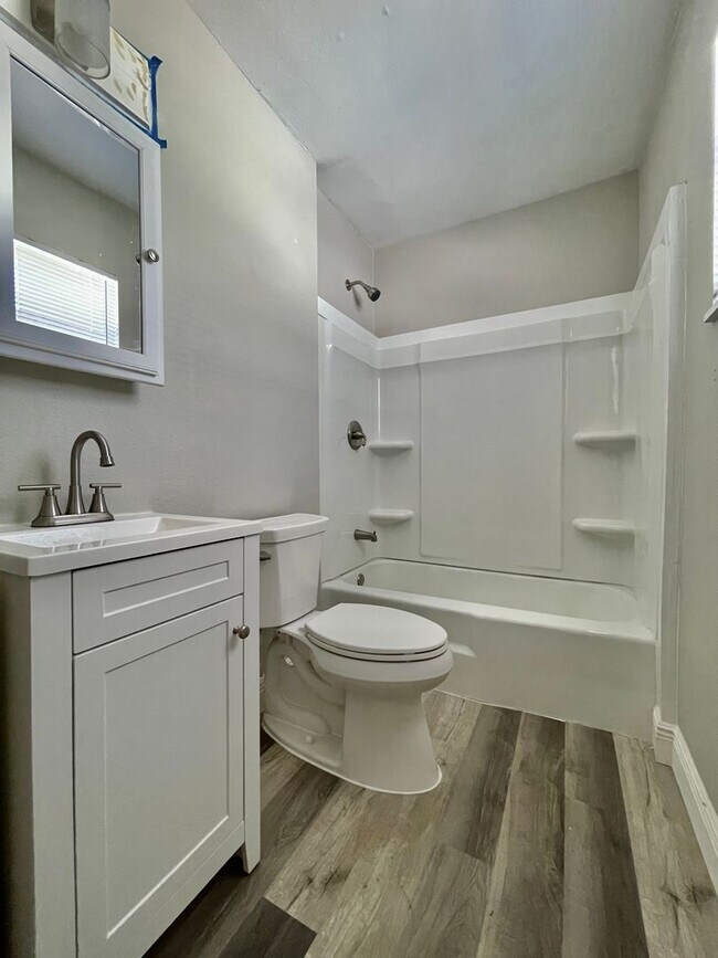 Building Photo - New & Improved 1 Bedroom and 1 Bathroom Home in the Center of San Marcos
