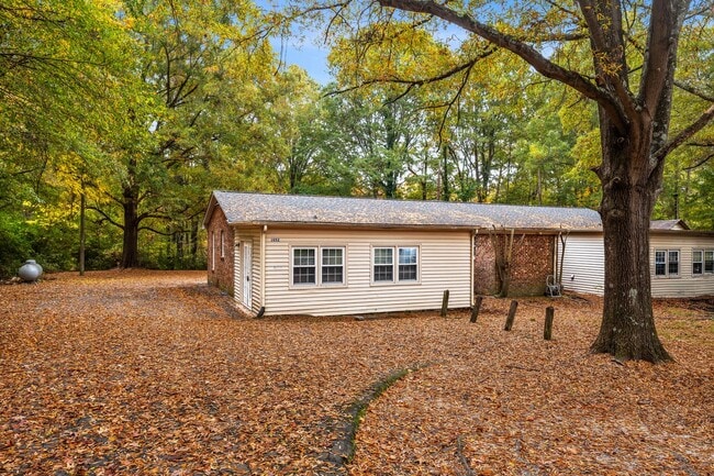 Building Photo - McLeansville - Minutes from Elon & Greensboro!  Brick Duplex on a few Acres, Den, SS Appliances, ...