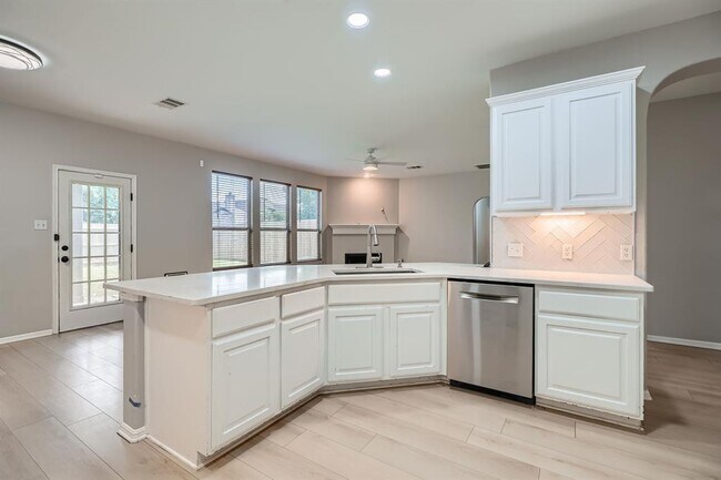 Building Photo - 170 Wildhorse Creek
