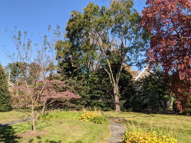 Walking Path on Property - 225 W Pastorius St