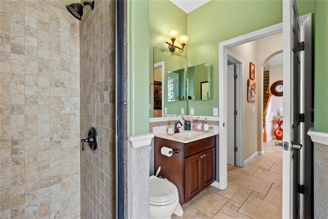 Building Photo - 1352 Oakcrest Ct