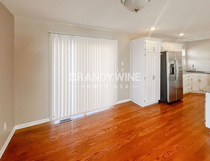 Building Photo - 13313 Redwood Ln