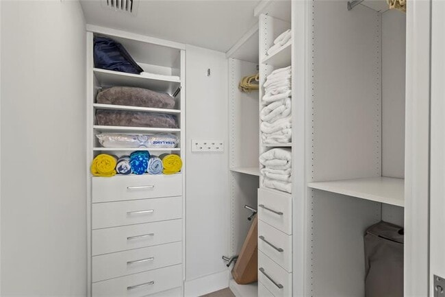 Building Photo - 800 SE 20th Ave