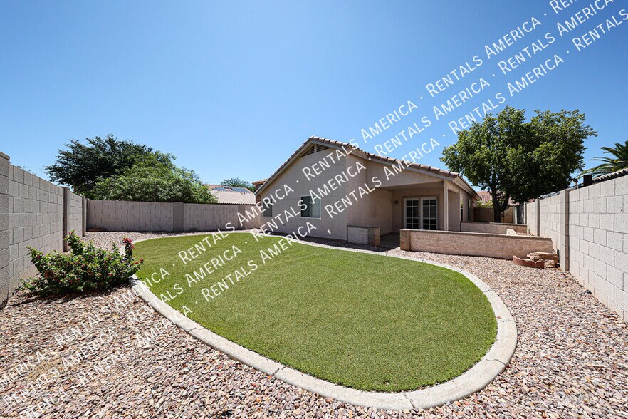 Building Photo - 2454 E Orchid Ln