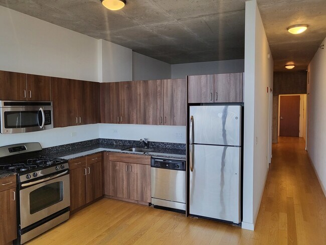 Building Photo - 235 W Van Buren St