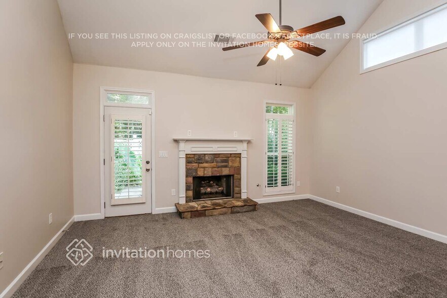 Building Photo - 607 Pringle Dr NE