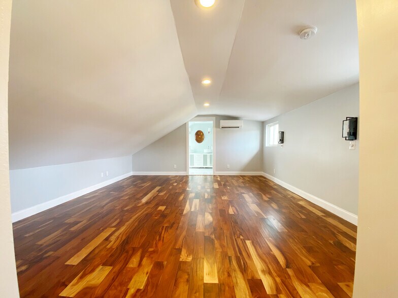Master Bed - 1101 N 2nd St