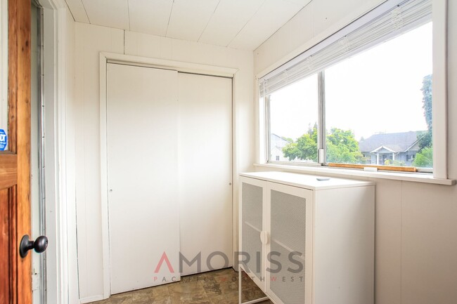 Building Photo - Cozy 2-Bedroom Home in Tacoma's Eastside — Move-In Ready!